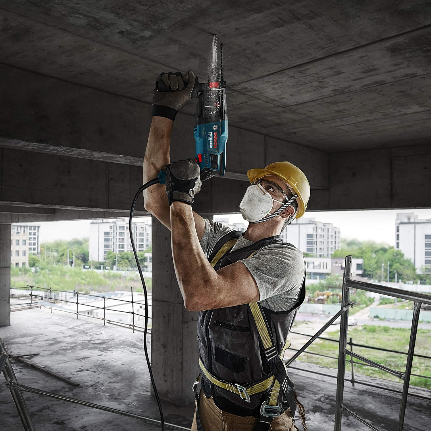 Bosch GBH 220 Corded Electric Rotary Hammer with SDS Plus, 720W , 2 J, 2.3 Kg, 3 Modes, For Concrete, Metal & Wood + Carrying case, 1 Year Warranty, Blue - Image 3