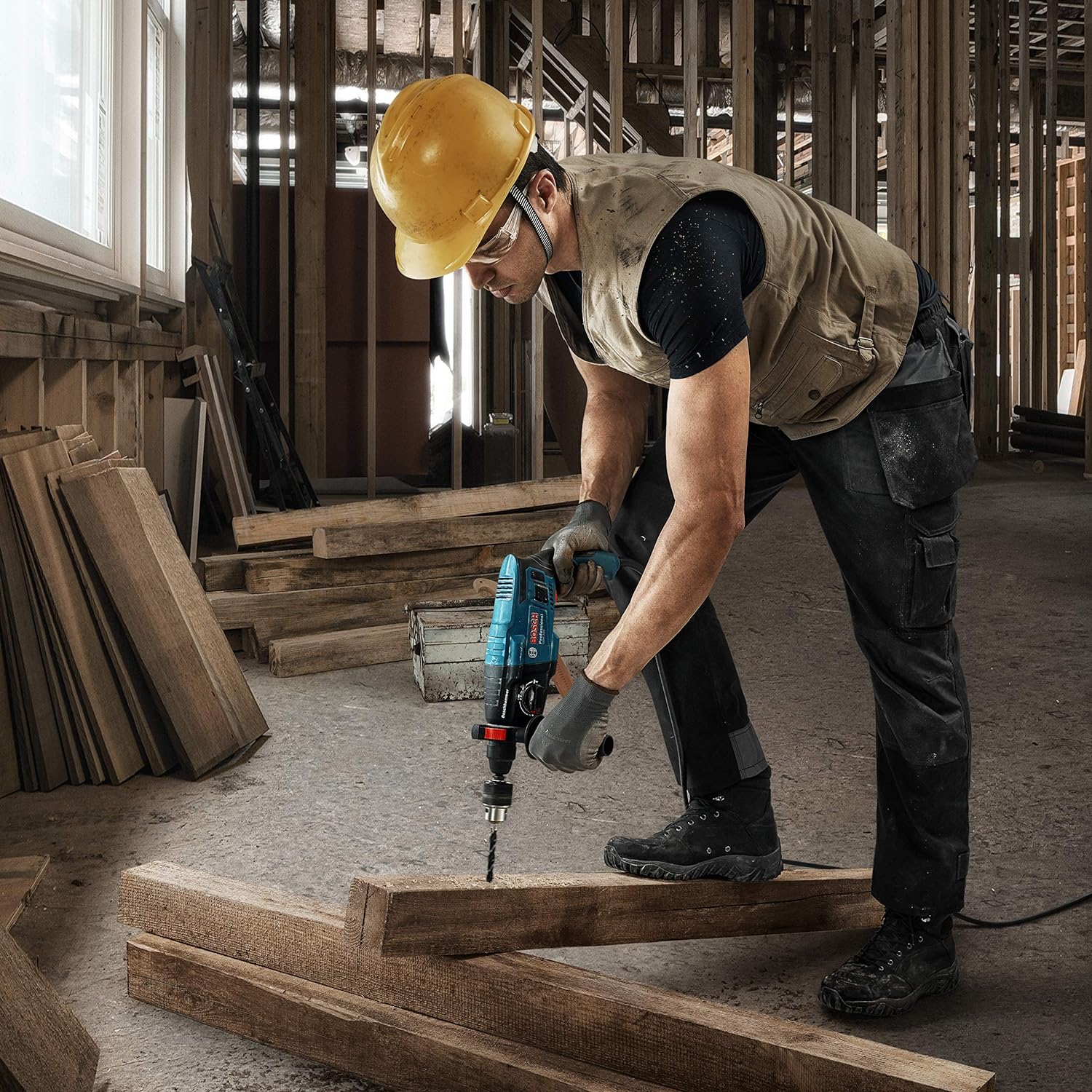 Bosch GBH 220 Corded Electric Rotary Hammer with SDS Plus, 720W , 2 J, 2.3 Kg, 3 Modes, For Concrete, Metal & Wood + Carrying case, 1 Year Warranty, Blue - Image 4