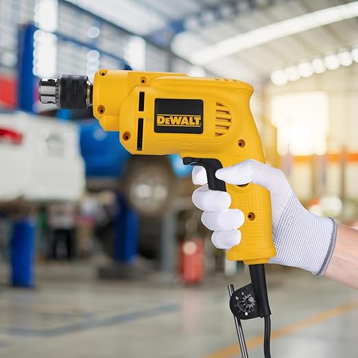DWD014-IN 10mm VSR Drill 550W - Image 2