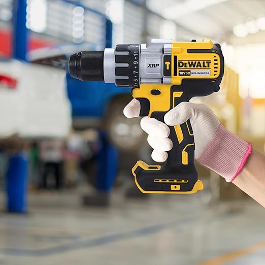 DCD996P2 Premium Hammer Drill Driver - Image 2