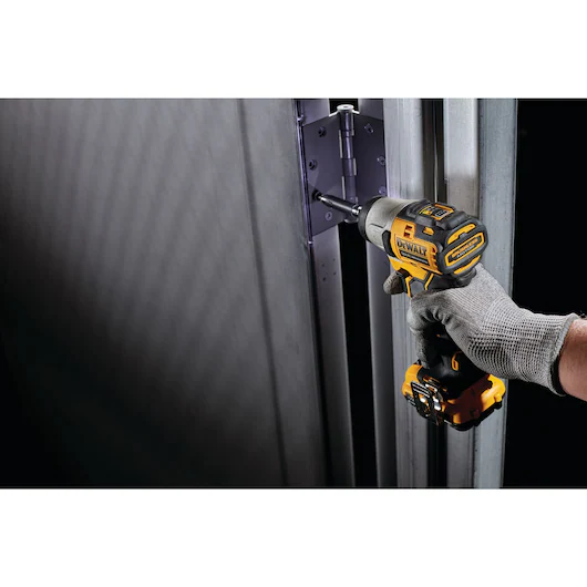 DCF801D2 12V, Compact Impact Driver - Image 3